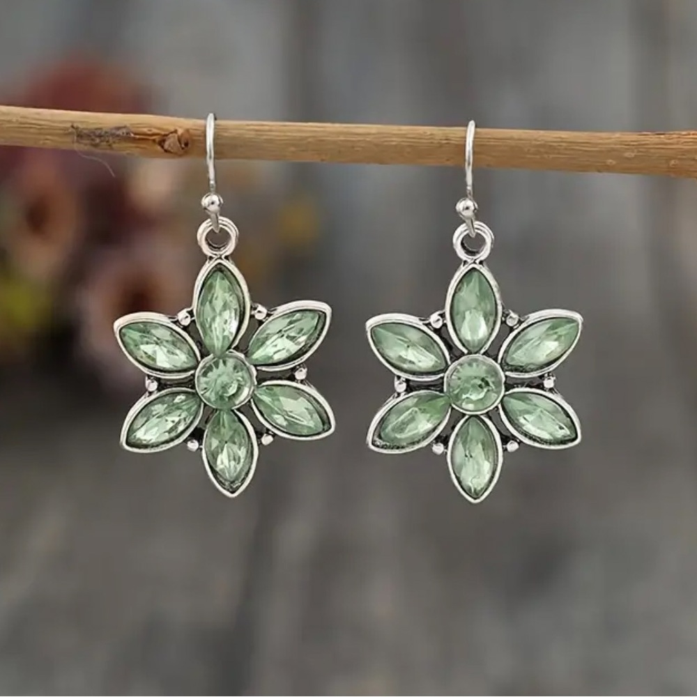 Floral Earrings With Synthetic Green Gemstones, Rustic, Vacation Style, Earrings